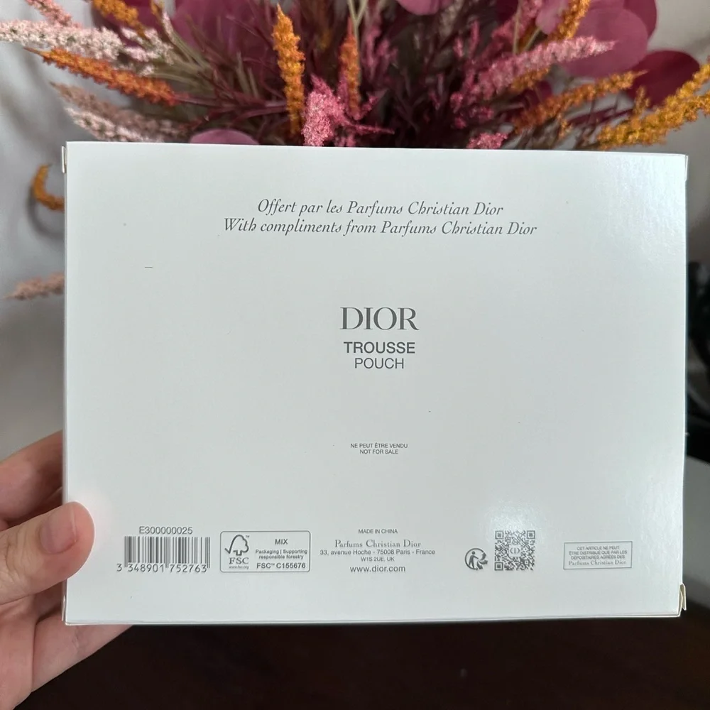 NIB Dior Red  zip around‎ small bag